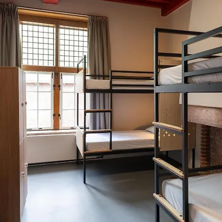 Stayokay - Fully Renovated April 2026 אכסניה
