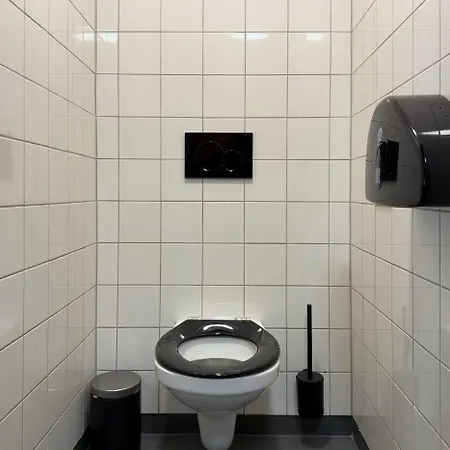 Stayokay - Fully Renovated April 2026 אכסניה *